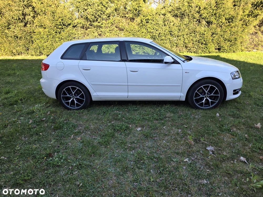 Audi A3 Sportback 2.0 TDI DPF quattro S line Sportpaket - 4