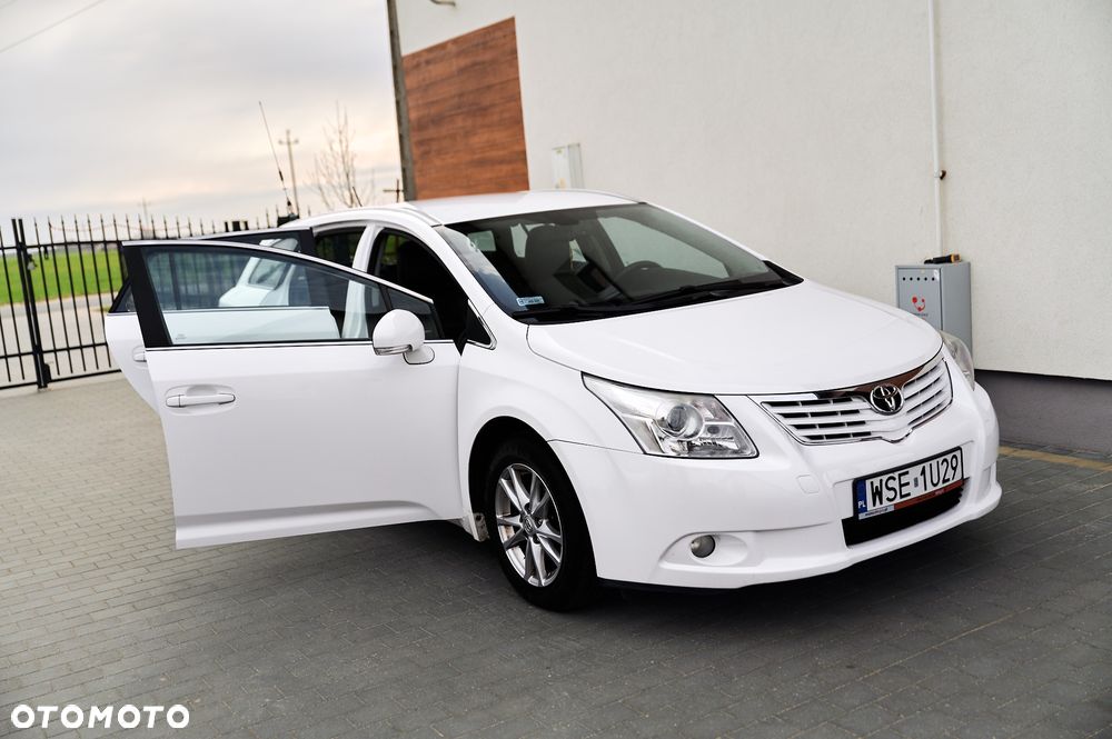 Toyota Avensis 2.0 D-4D Executive - 20