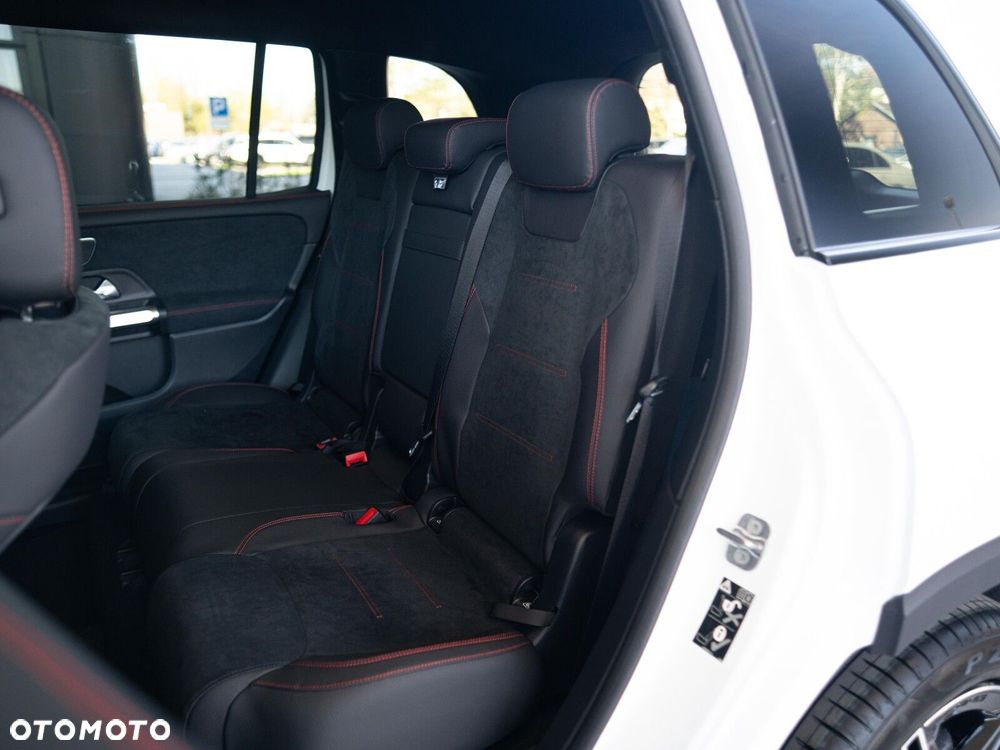 Mercedes-Benz GLB - 10