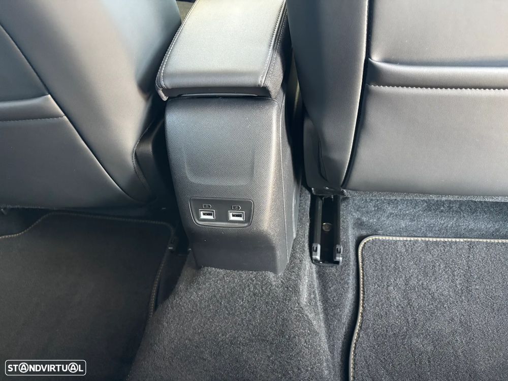 Peugeot e-2008 Allure Pack - 25