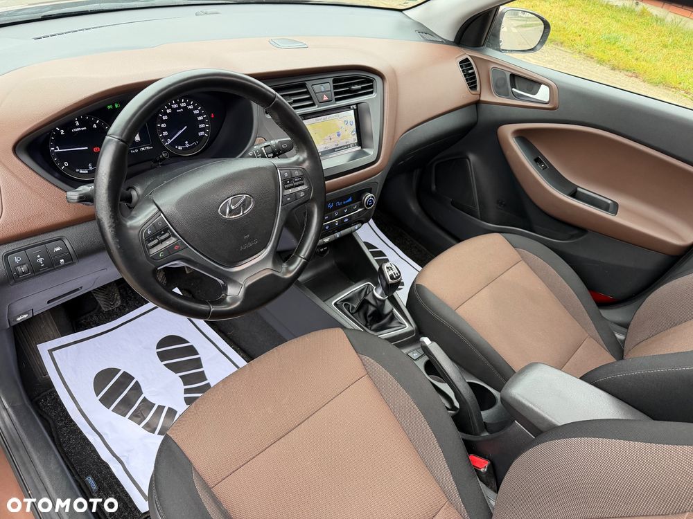 Hyundai i20 1.1 CRDi Intro Edition - 28