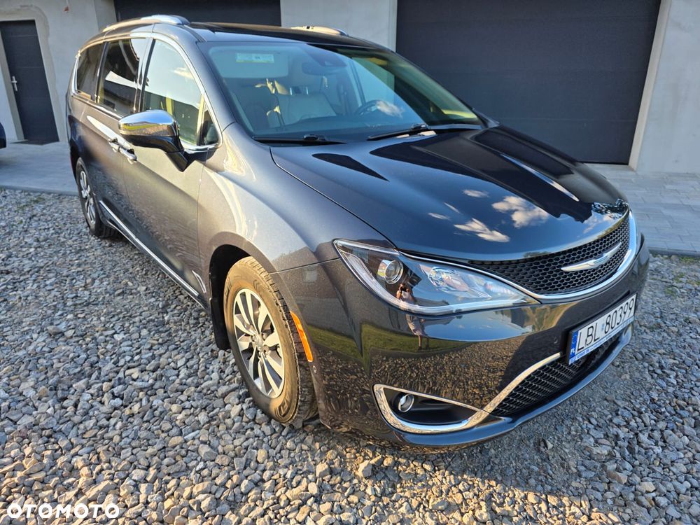 Chrysler Pacifica - 10