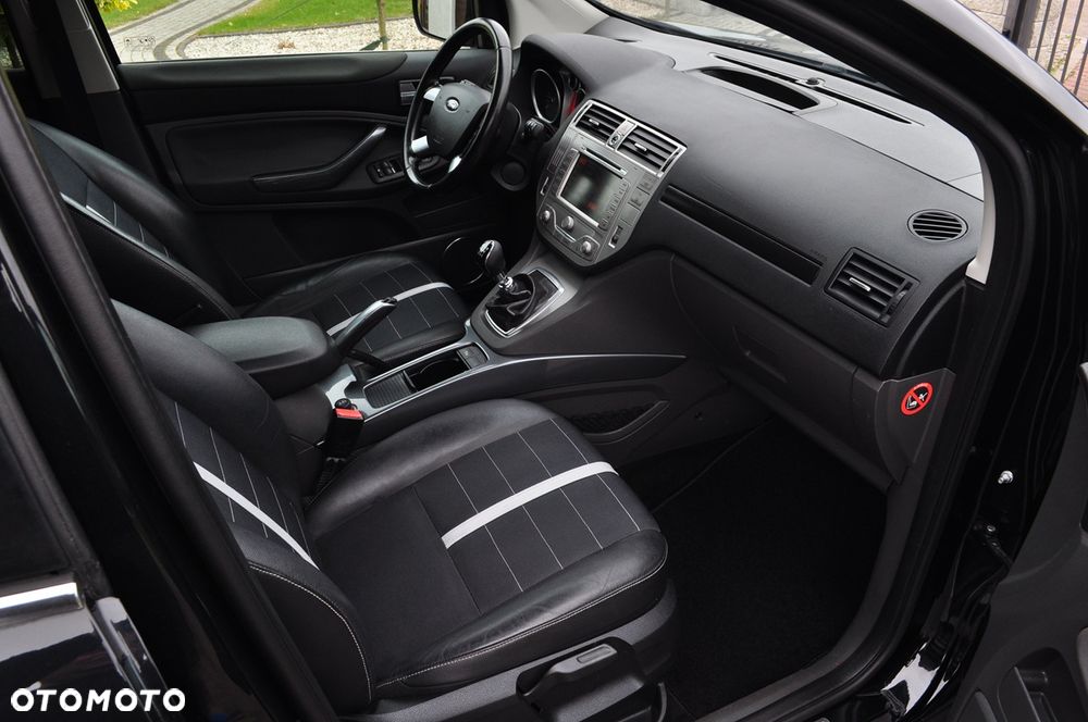 Ford Kuga 2.0 TDCi 2x4 Titanium - 6