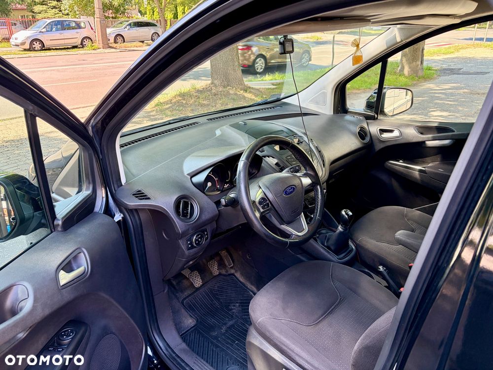 Ford Transit Courier - 10