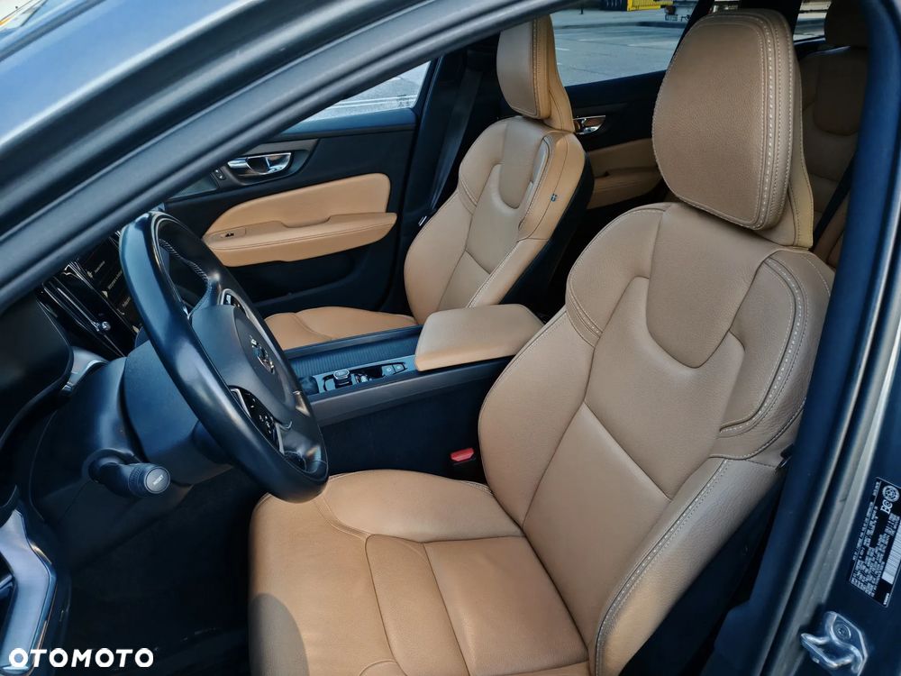 Volvo V60 Cross Country T5 AWD Geartronic Pro - 18