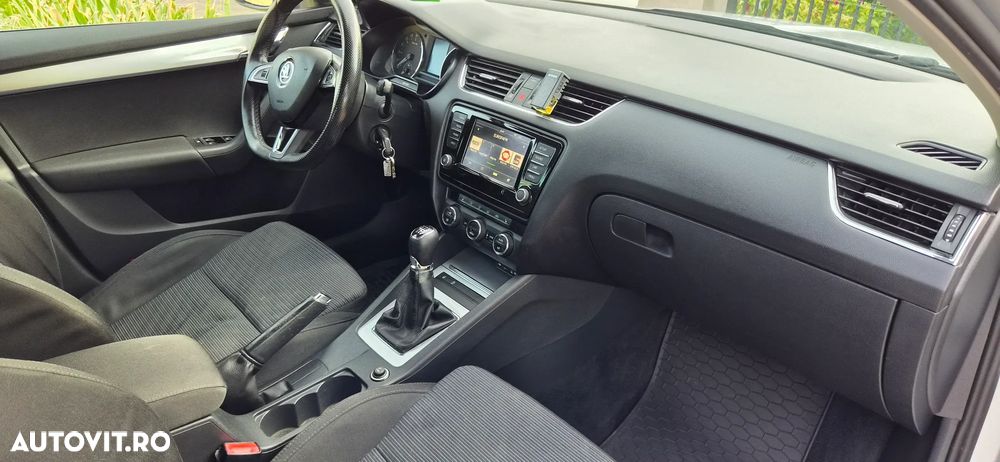 Skoda Octavia 2.0 TDI Sport Edition - 16