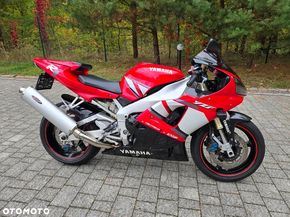 Yamaha R1
