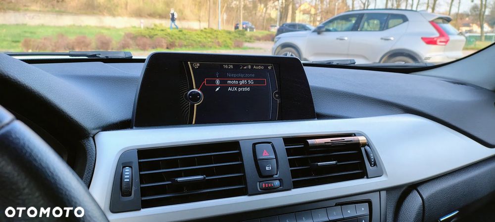 BMW Seria 3 318d - 14
