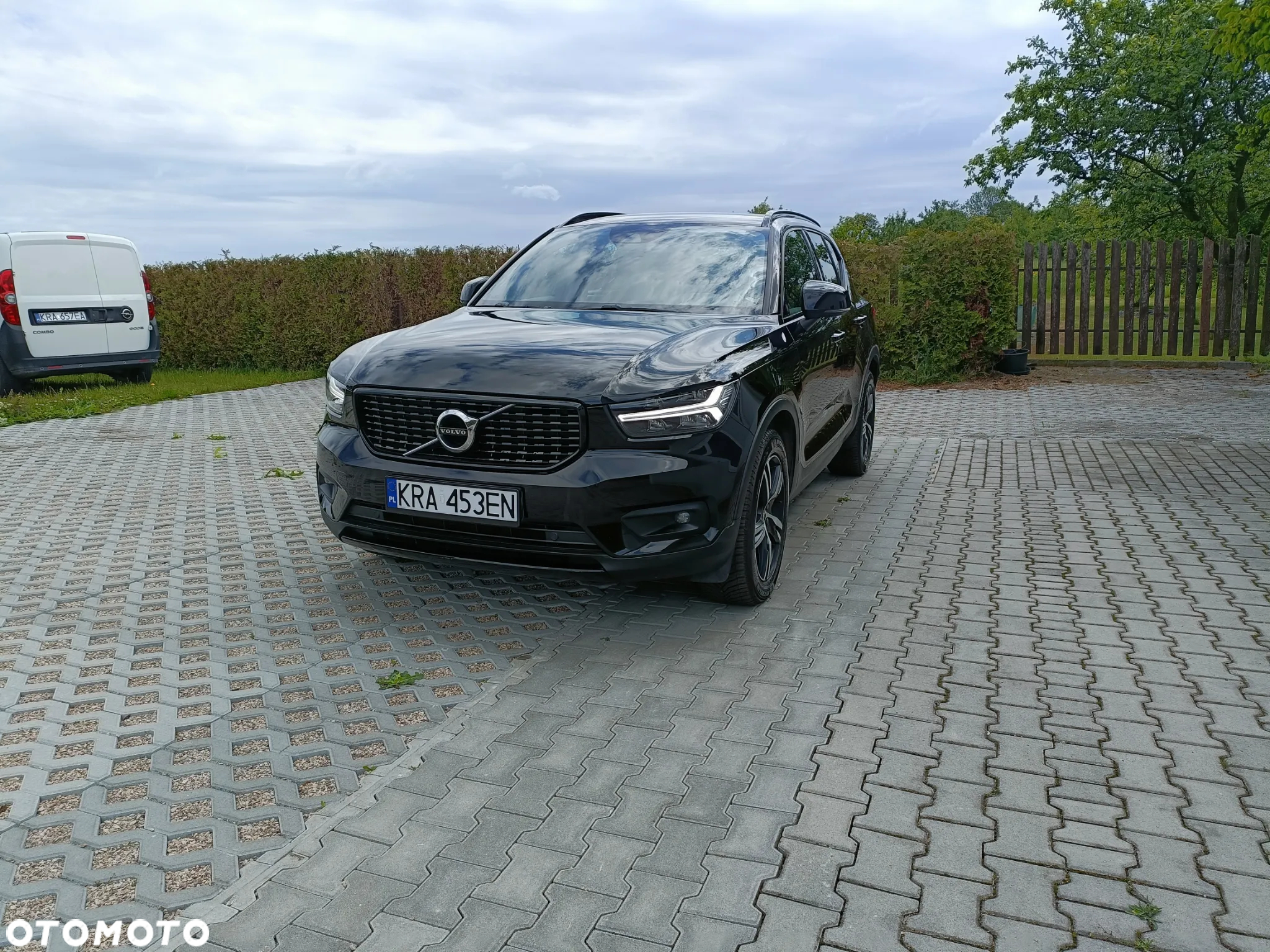 Volvo XC 40 D4 AWD R-Design - 19