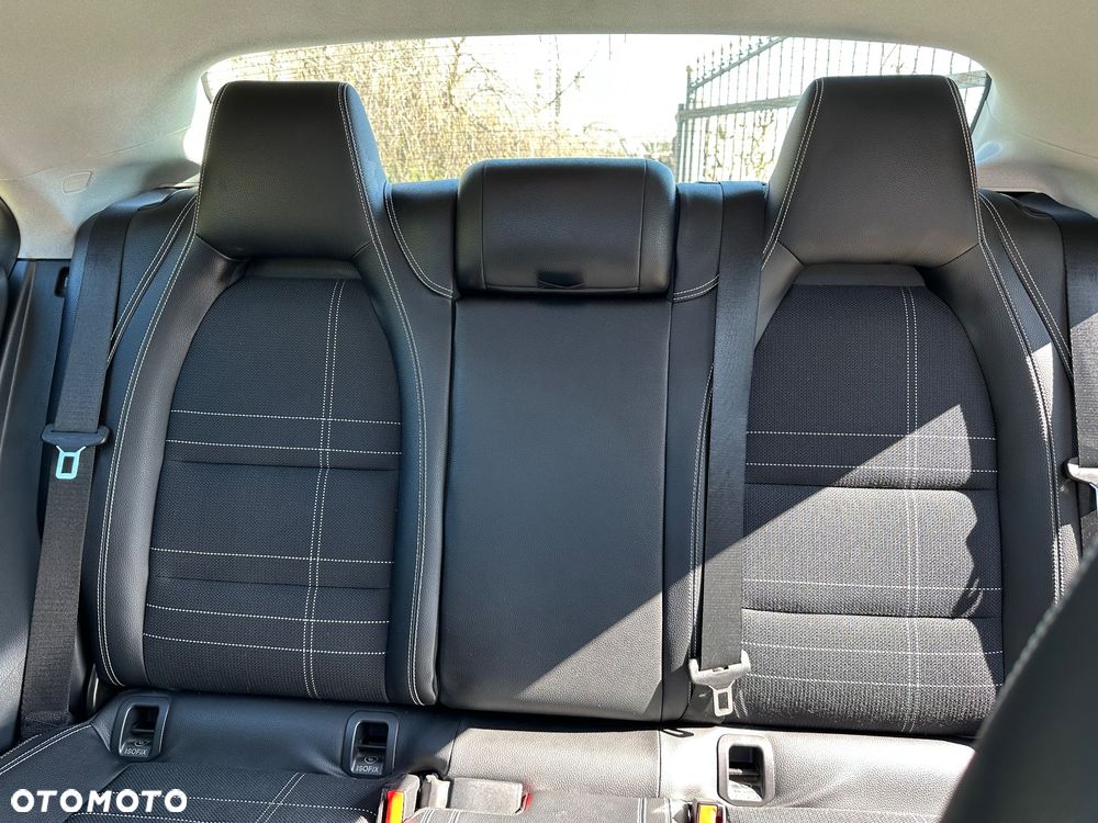 Mercedes-Benz CLA 250 7G-DCT AMG Line - 16