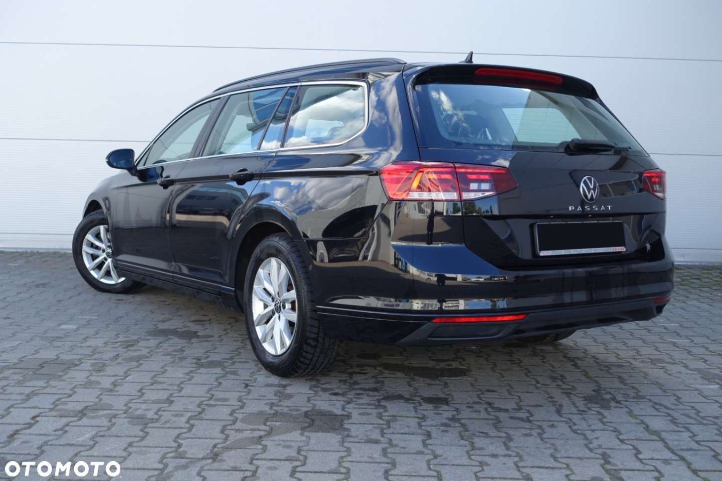 Volkswagen Passat - 4