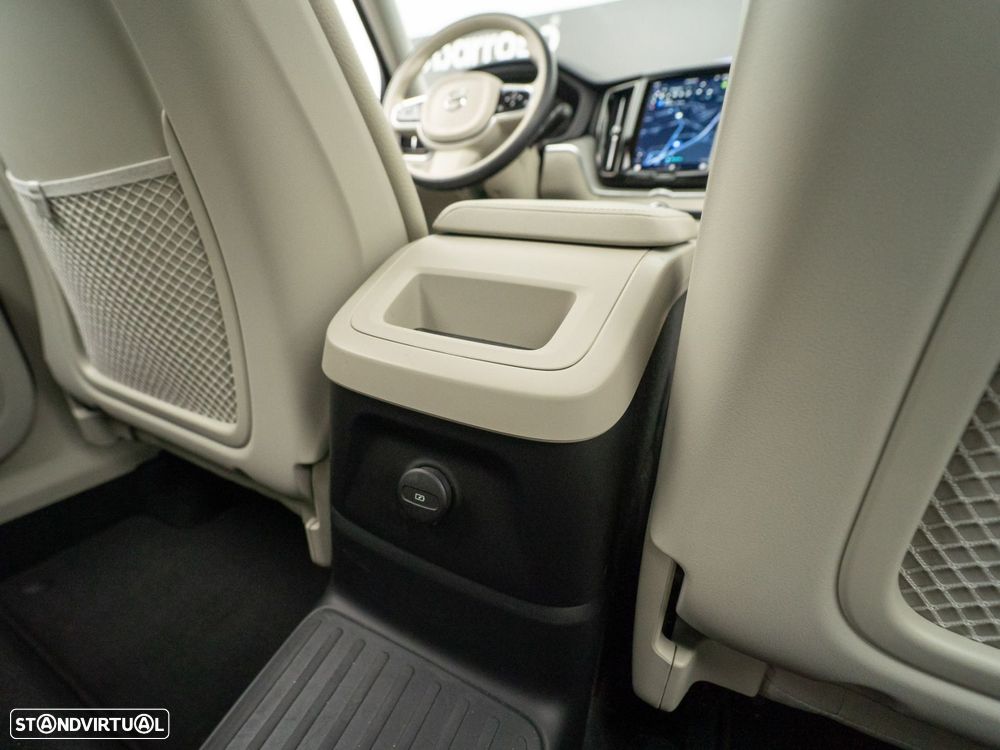 Volvo XC 60 2.0 T6 PHEV Inscription Expression AWD - 44