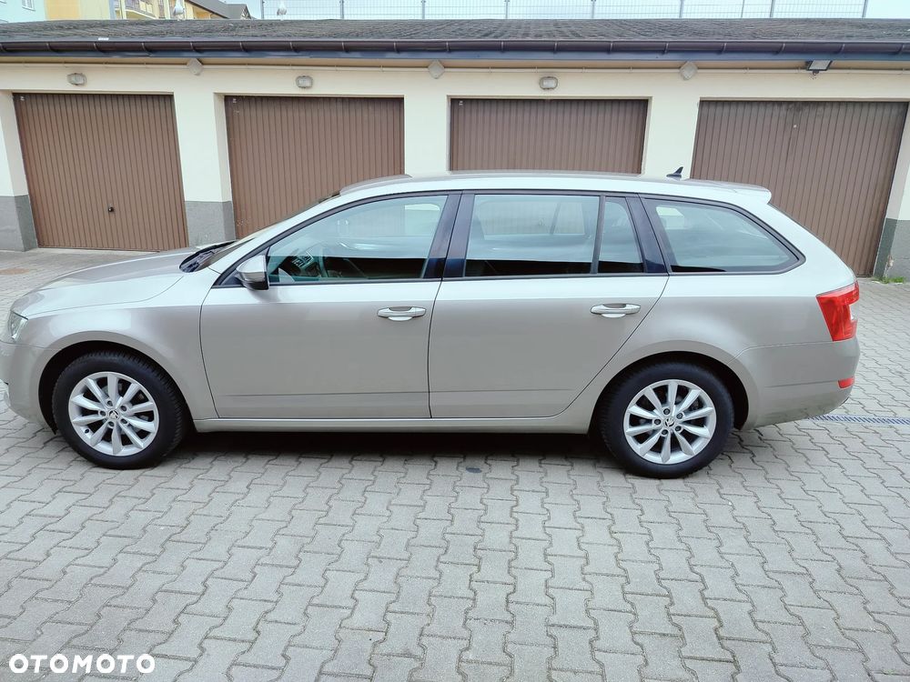 Skoda Octavia 1.6 TDI DPF DSG Active - 8