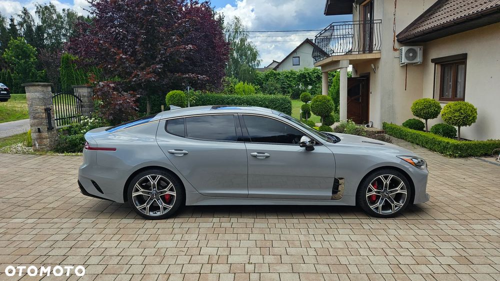 Kia Stinger - 15
