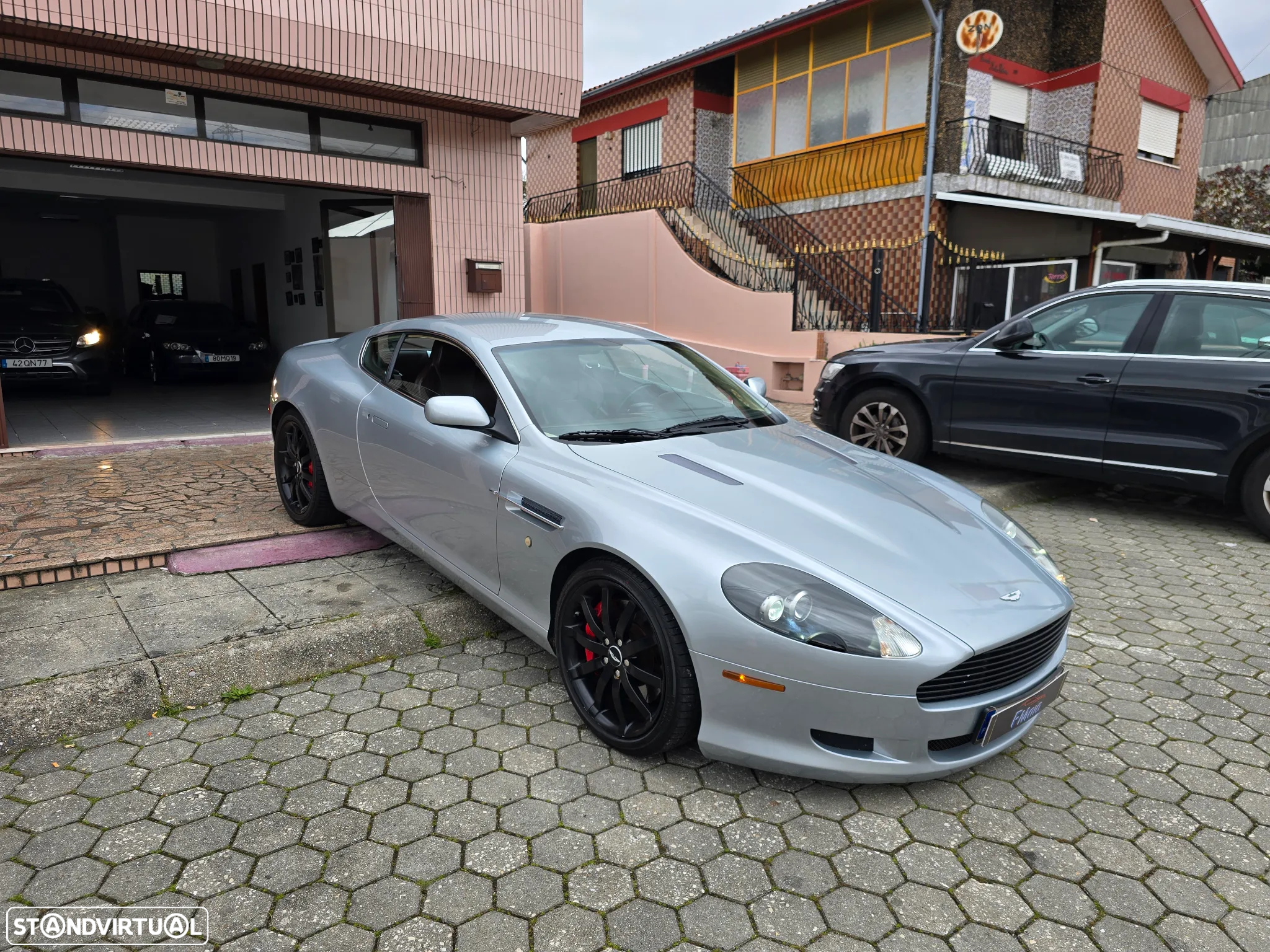 Aston Martin DB9 Coupe - 4