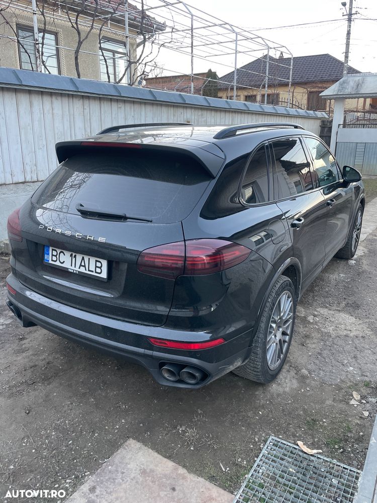 Porsche Cayenne 3.0 L - 3
