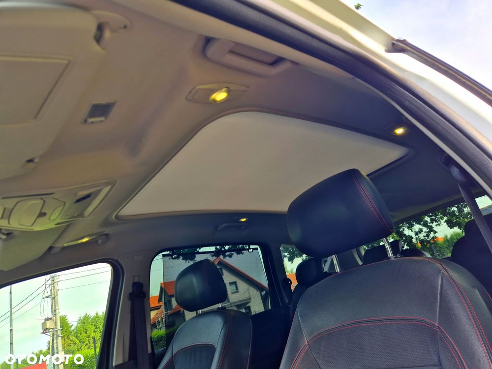 Ford S-Max 2.0 TDCi DPF Titanium - 36
