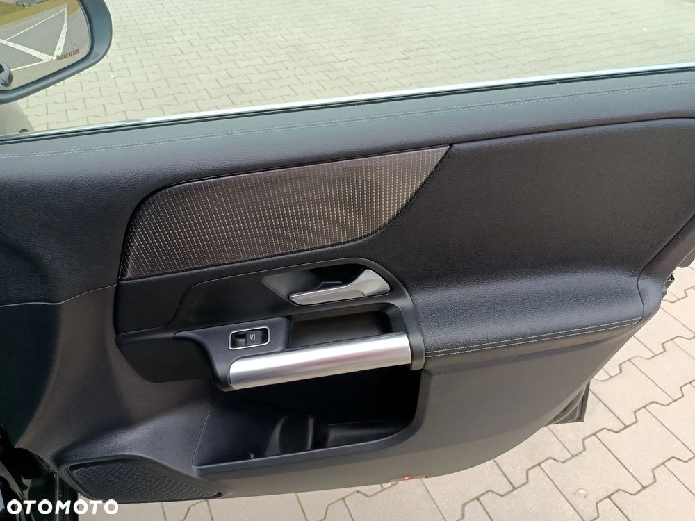 Mercedes-Benz Klasa B 160 Edition 2021 - 25