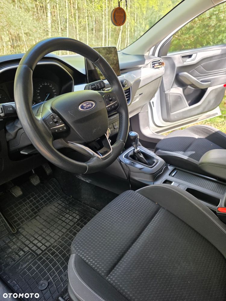 Ford Focus 1.5 TDCi SYNC Edition - 6