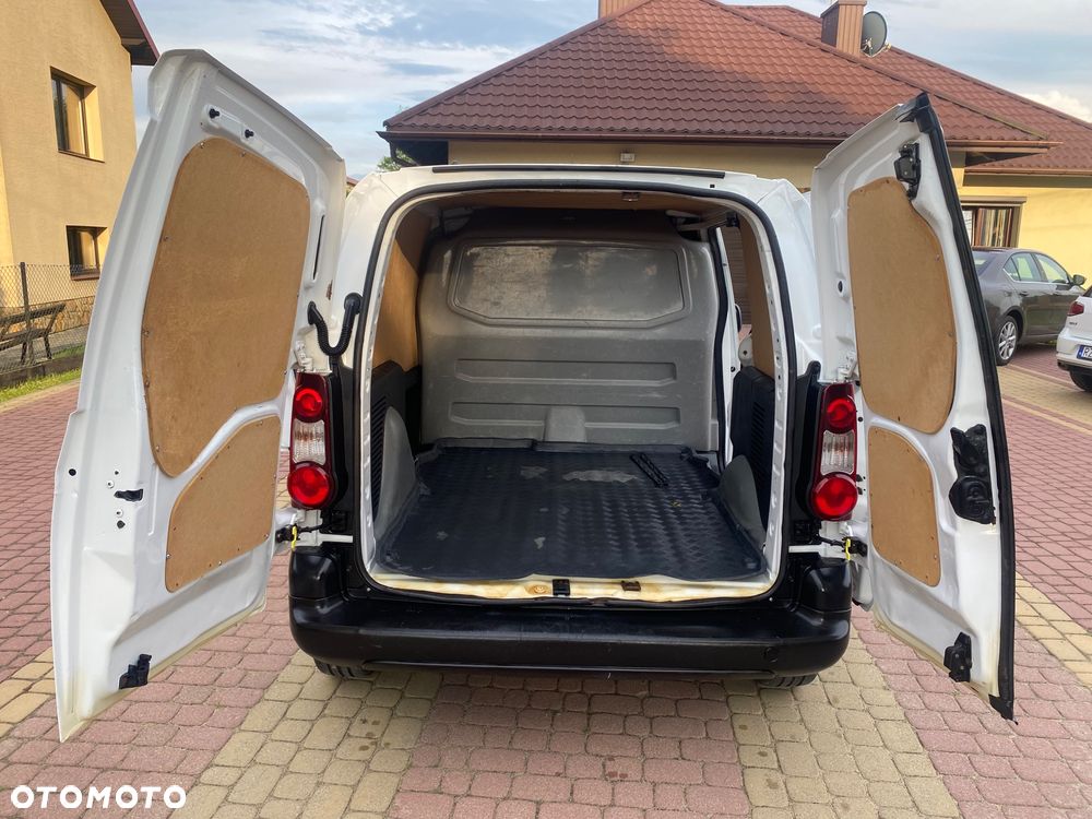 Peugeot PARTNER 1.6HDI 3-osobowy zakupiony w slonie w Rzeszowie - 15