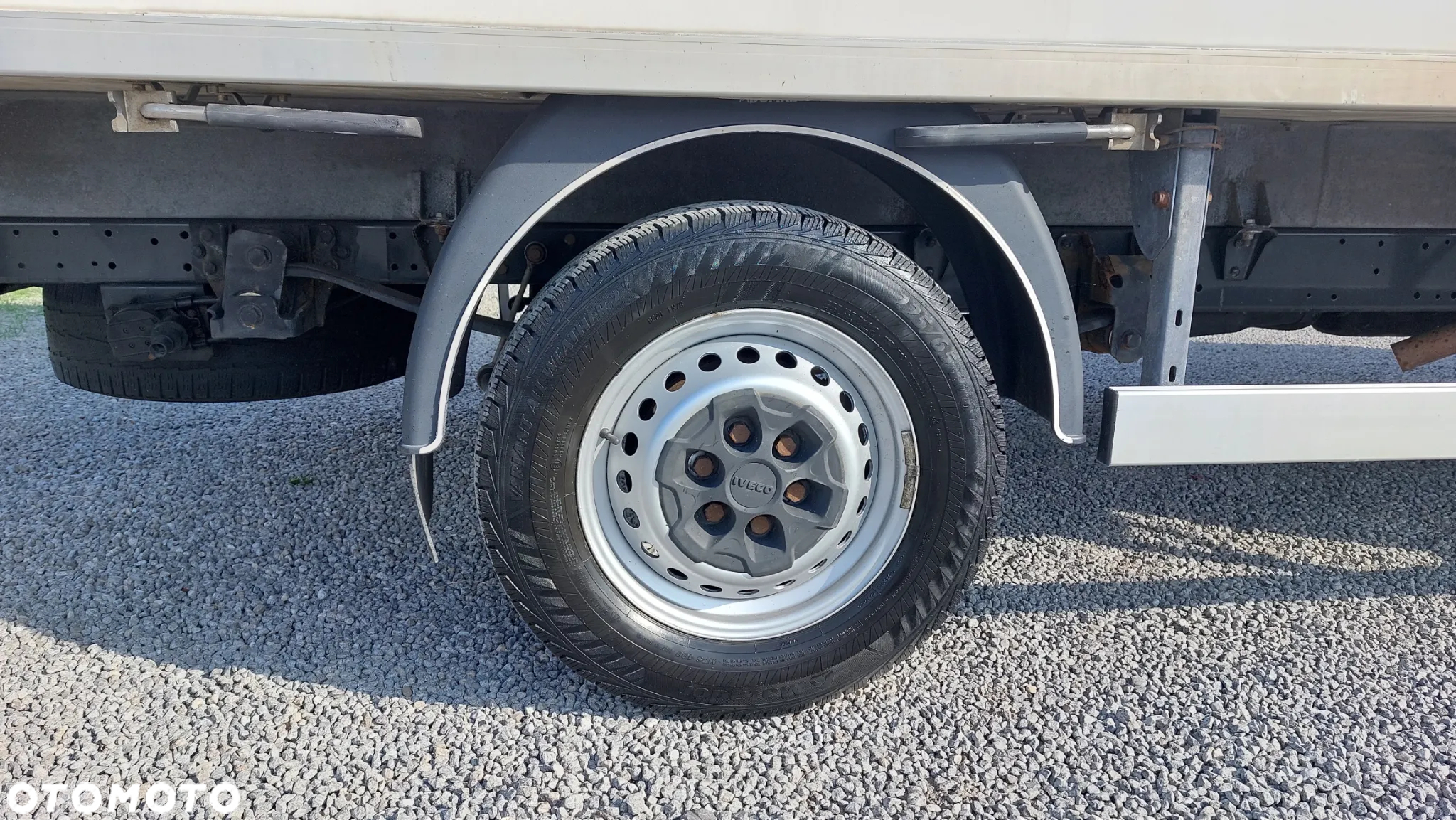 Iveco 35c13, chłodnia mroźniania carier, super stan, rama do zabudowy - 15