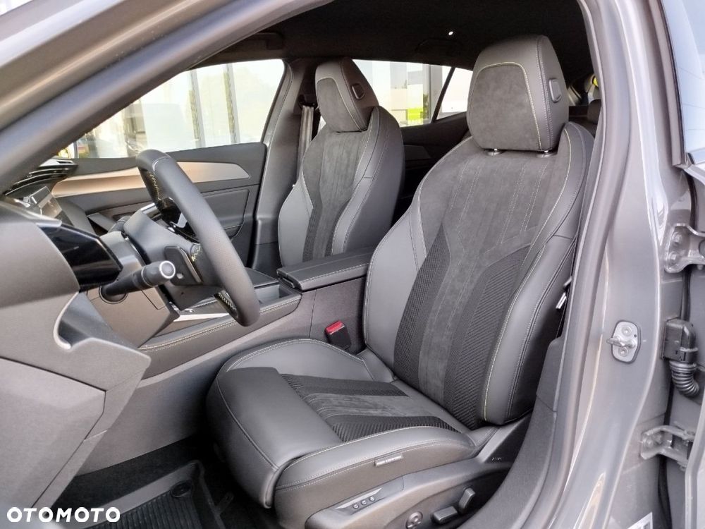 Peugeot 408 - 14