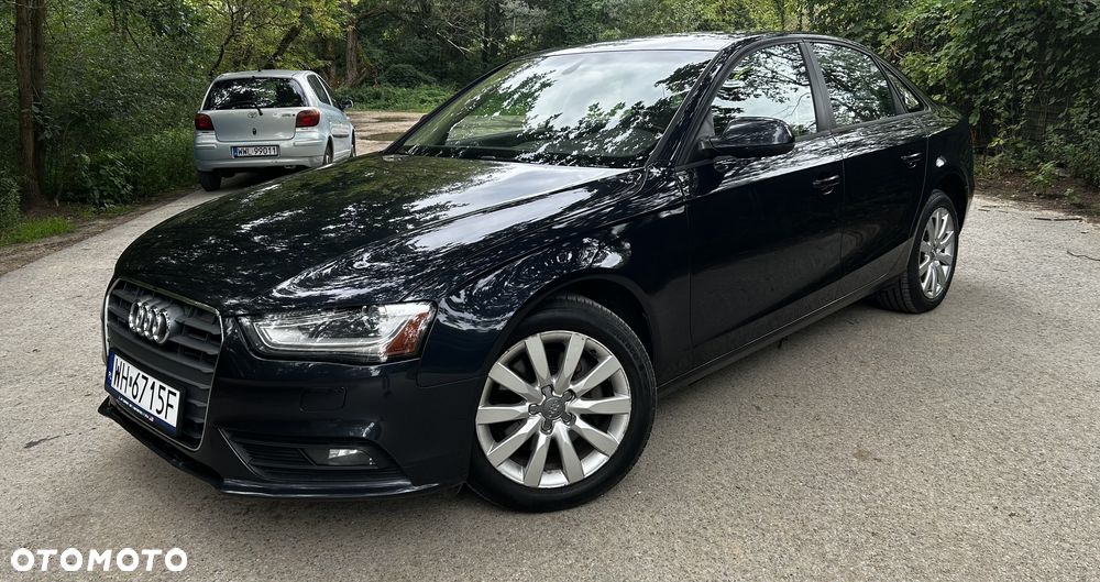 Audi A4 Limousine - 1