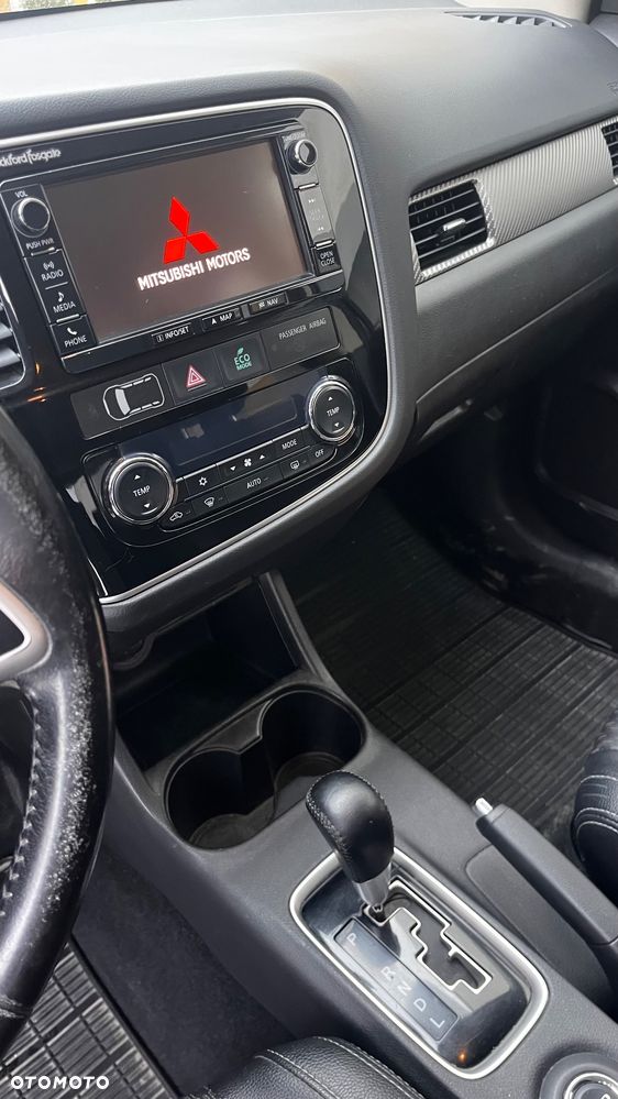 Mitsubishi Outlander 2.2 DID Intense + 4WD - 7