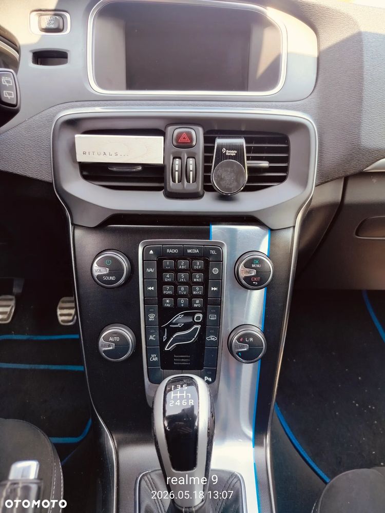 Volvo V40 D4 Drive-E R-Design Summum - 10