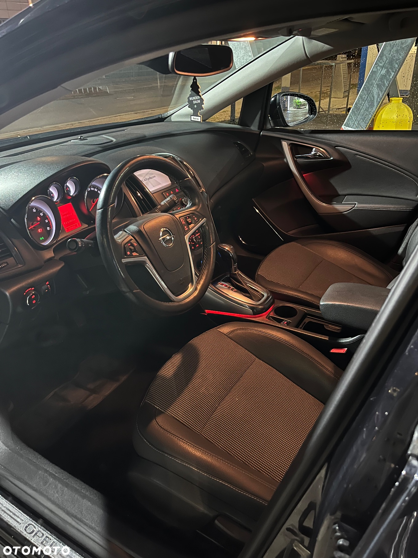 Opel Astra IV 1.6 T Cosmo - 16