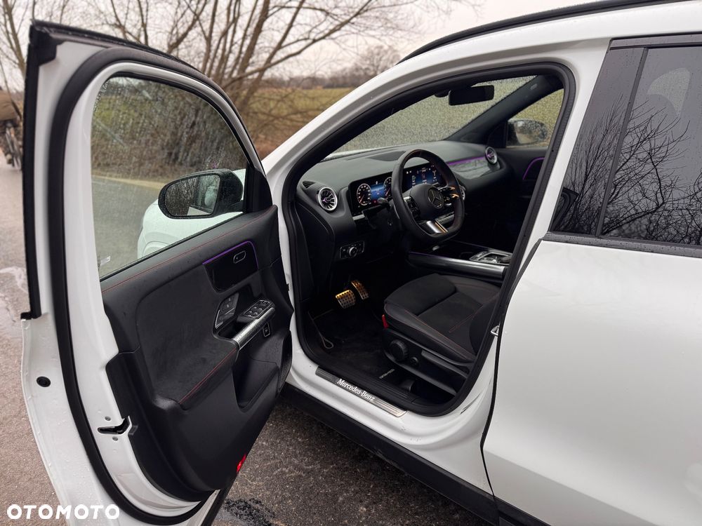 Mercedes-Benz GLA 200 AMG Line - 3