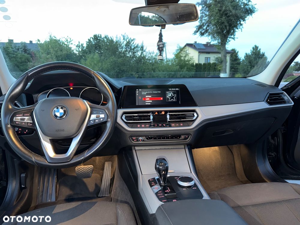 BMW Seria 3 320i - 15