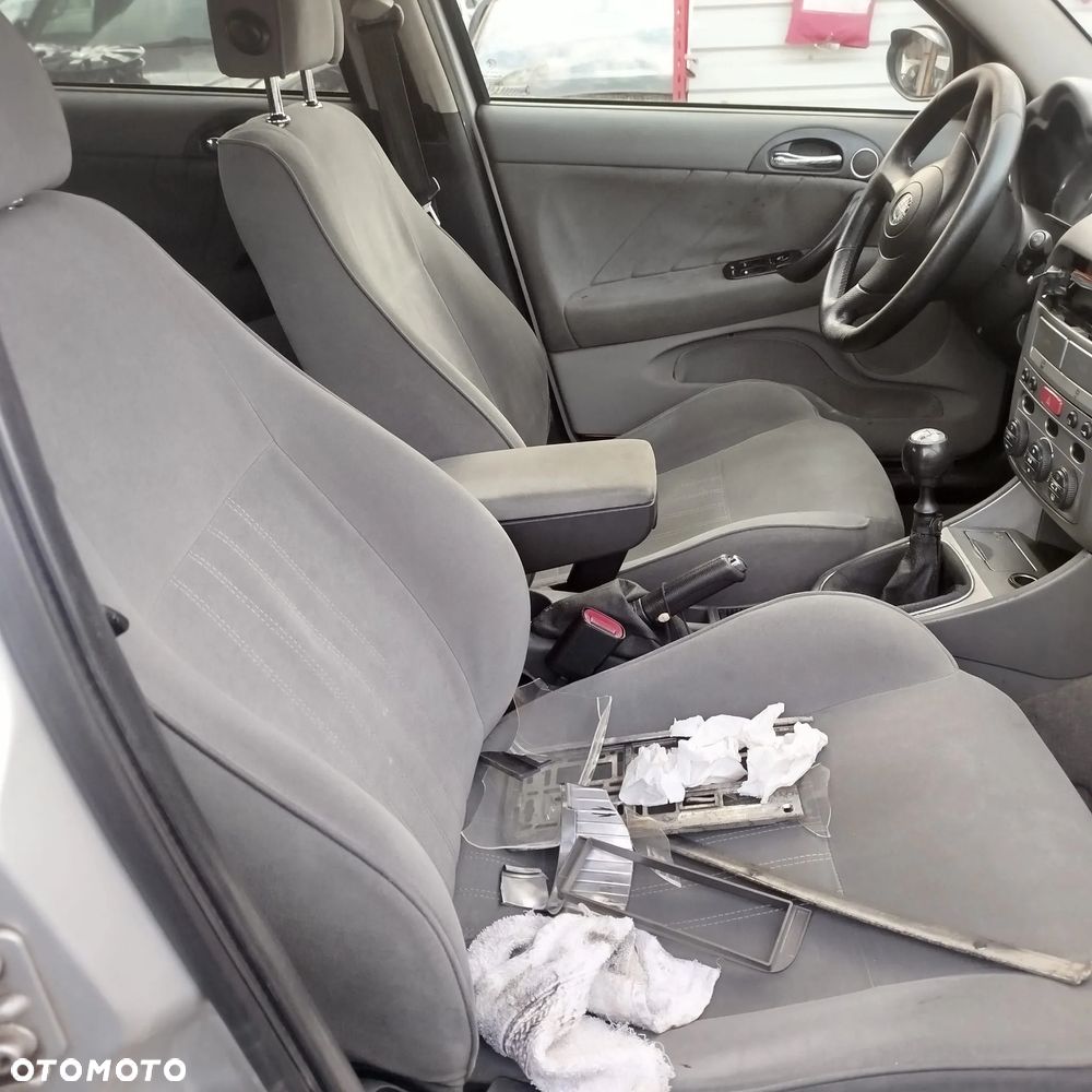 Alfa Romeo  147 na części . - 4