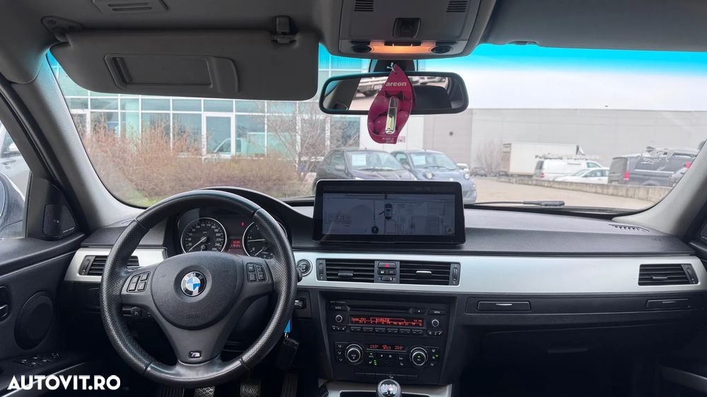 BMW Seria 3 330d xDrive - 12