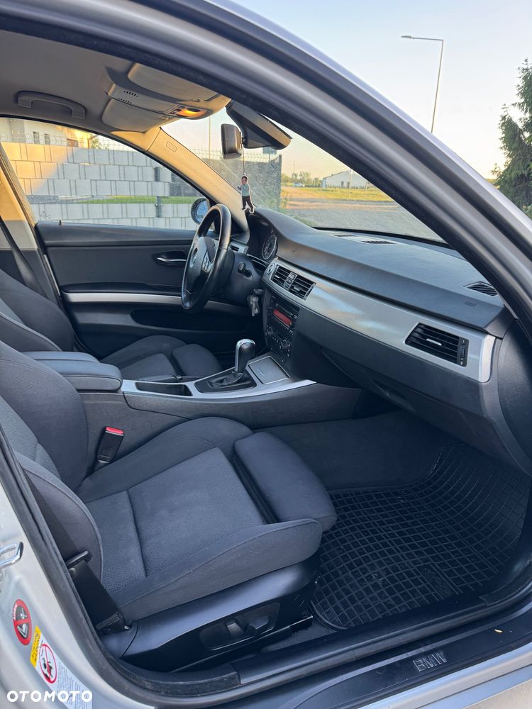 BMW Seria 3 318i Edition Lifestyle - 22