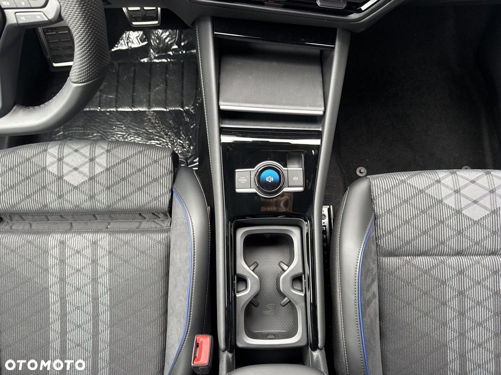 Volkswagen Tiguan - 27