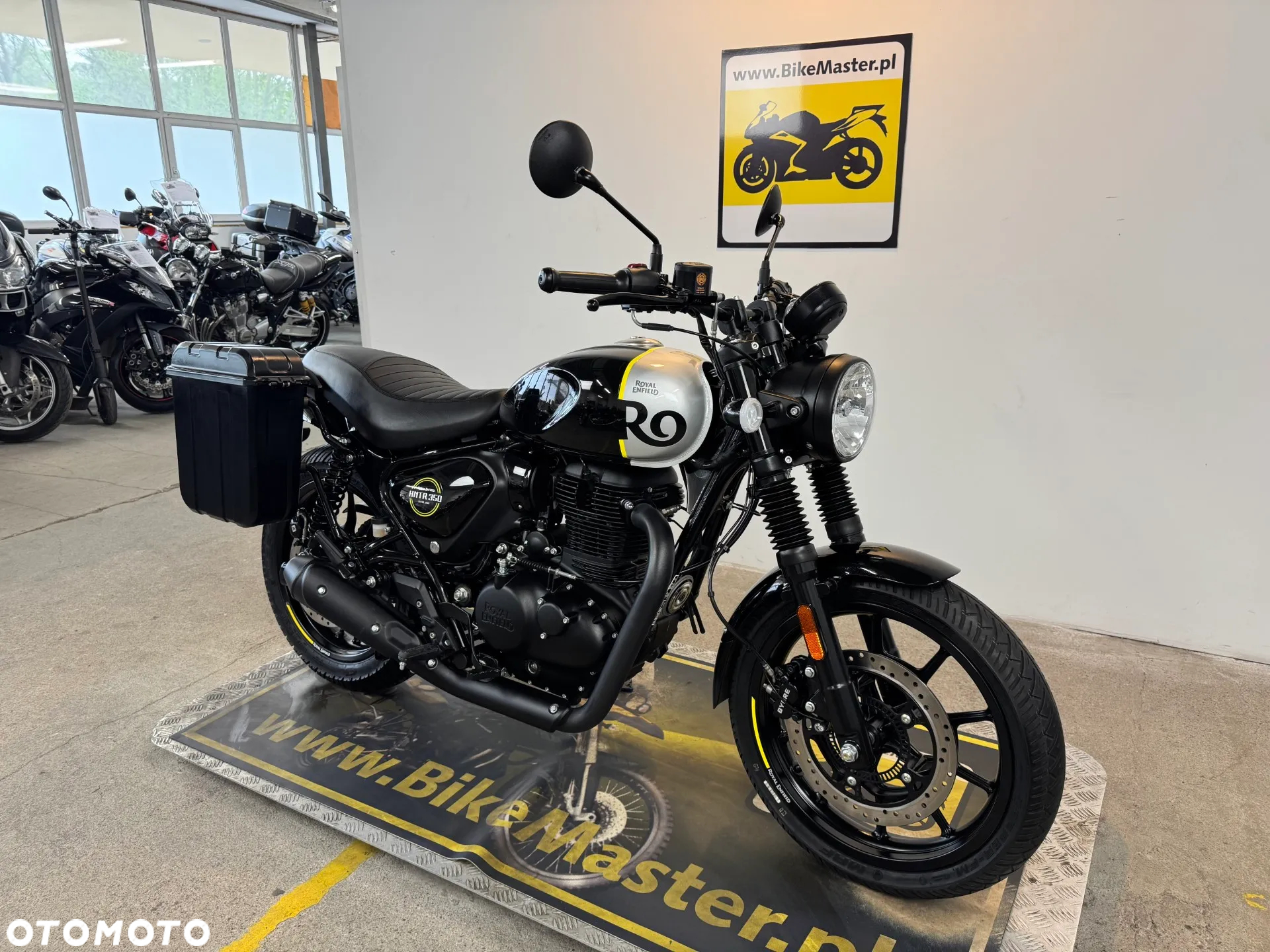 Royal Enfield HNTR - 3