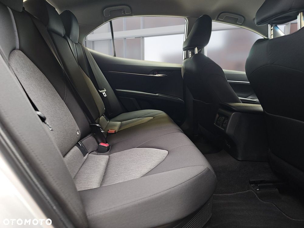 Toyota Camry 2.5 Hybrid Comfort CVT - 25