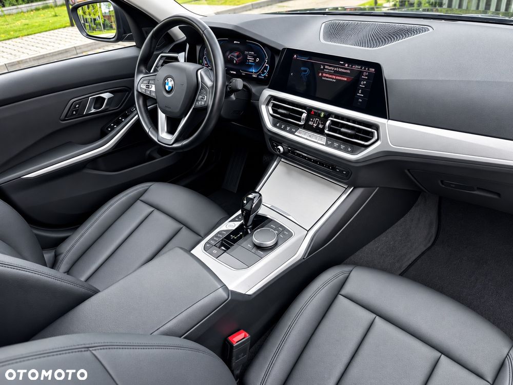BMW Seria 3 320e Luxury Line sport - 8