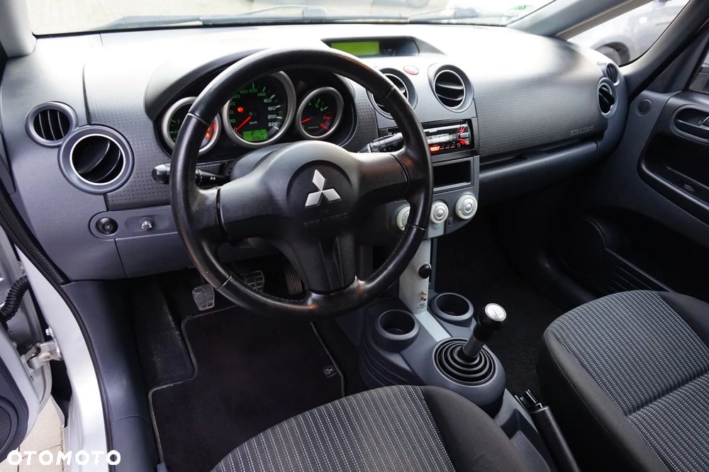 Mitsubishi Colt - 28