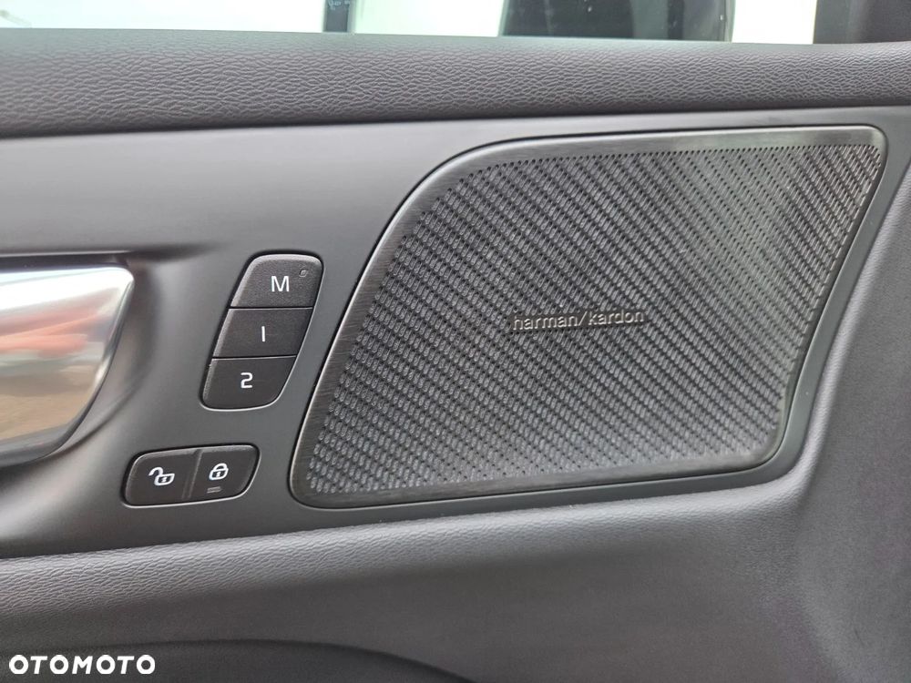 Volvo V60 B4 B DKG Ultra Dark - 21