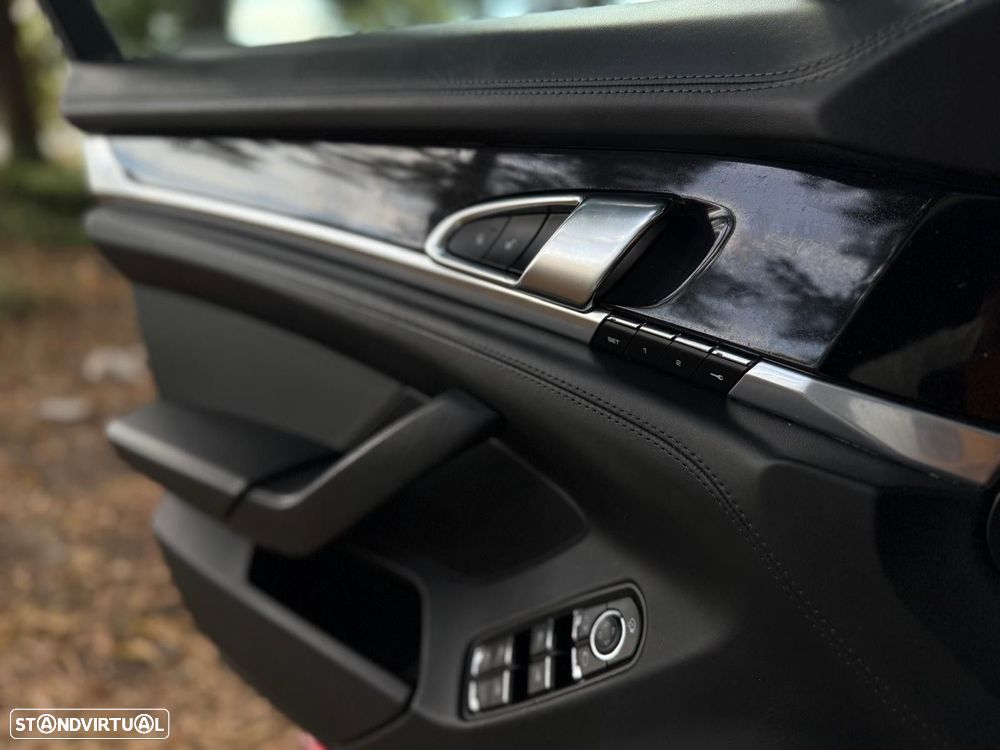 Porsche Panamera - 23