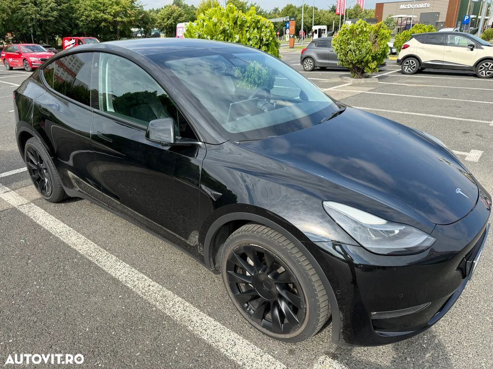 Tesla Model Y Long Range Dual Motor AWD - 2