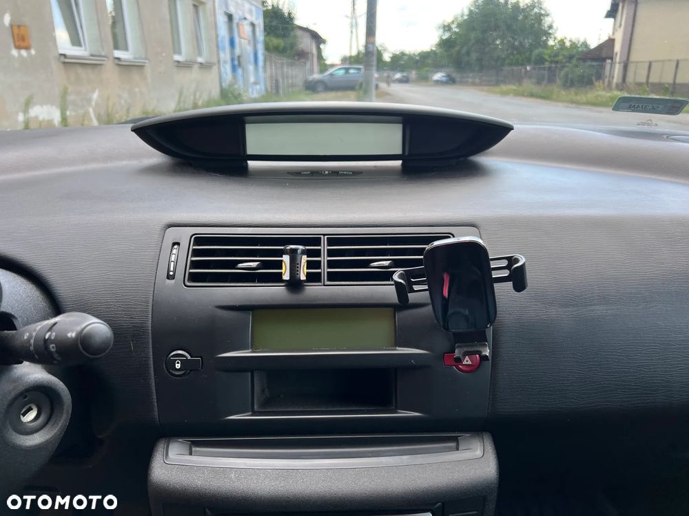 Citroën C4 1.4 16V VTR - 5