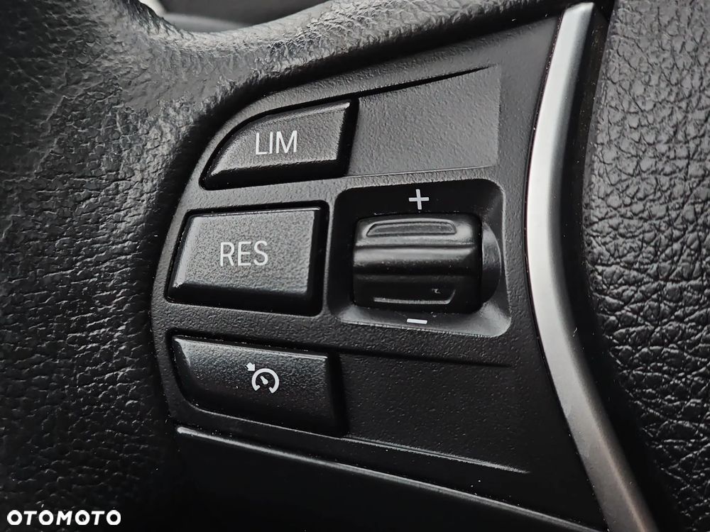 BMW Seria 3 320d Efficient Dynamics - 16