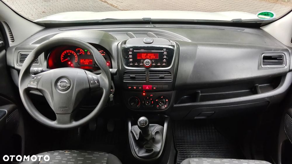 Opel COMBO - 31