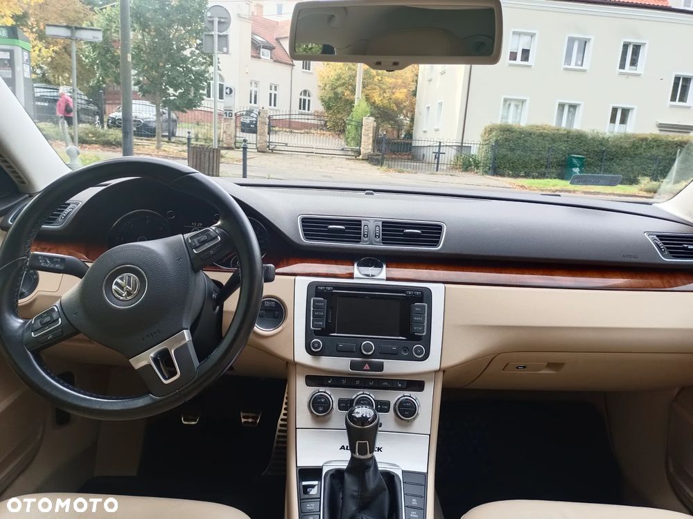 Volkswagen Passat 2.0 TDI 4Mot Comfortline - 12