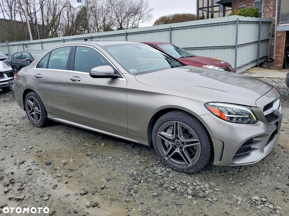 Mercedes-Benz Klasa C 300 4Matic 9G-TRONIC AMG Line - 1