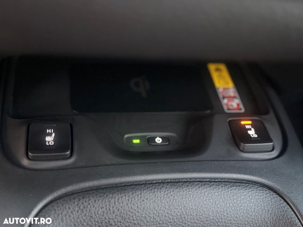 Toyota Corolla 1.8 HSD Business - 21