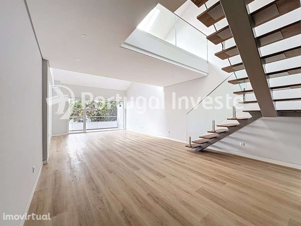 Estupendo Duplex T4 no centro de Carcavelos - Grande imagem: 3/33